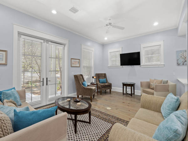 Panama City Main House & Carriage House