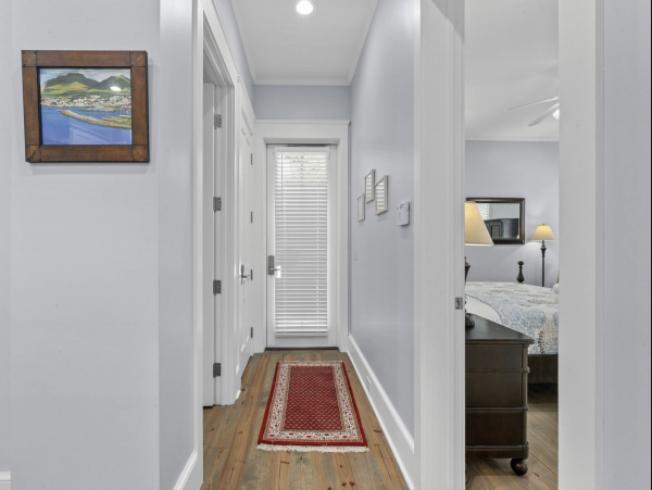 Panama City Main House & Carriage House