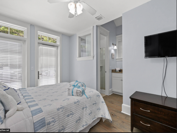 Panama City Main House & Carriage House