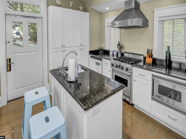 Panama City Main House & Carriage House