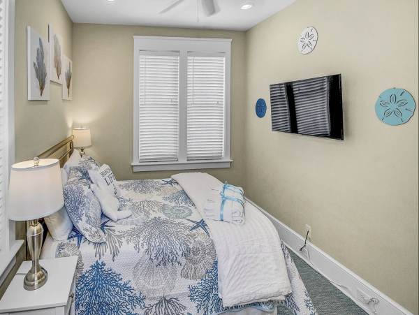 Panama City Main House & Carriage House
