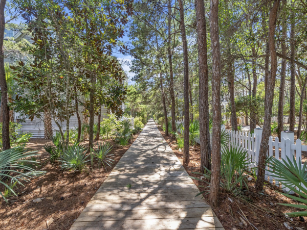 Panama City Main House & Carriage House