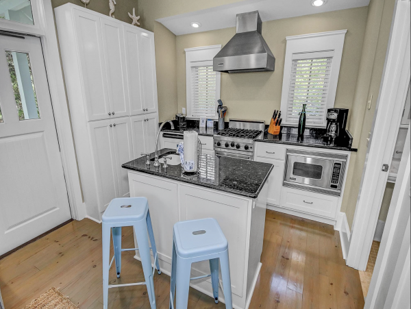 Panama City Main House & Carriage House
