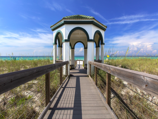 Elegant Waterfront Escape in the Heart of Destin
