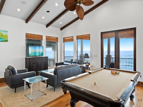 Beachfront Seven Bedroom Vacation Home in Destin