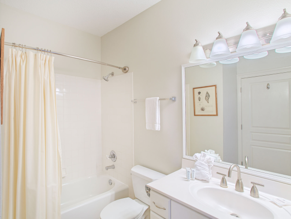Three Bedroom Beach Escape with Sceninc Gulf Views in Destin