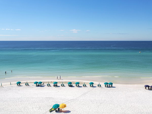 Three Bedroom Beach Escape with Sceninc Gulf Views in Destin
