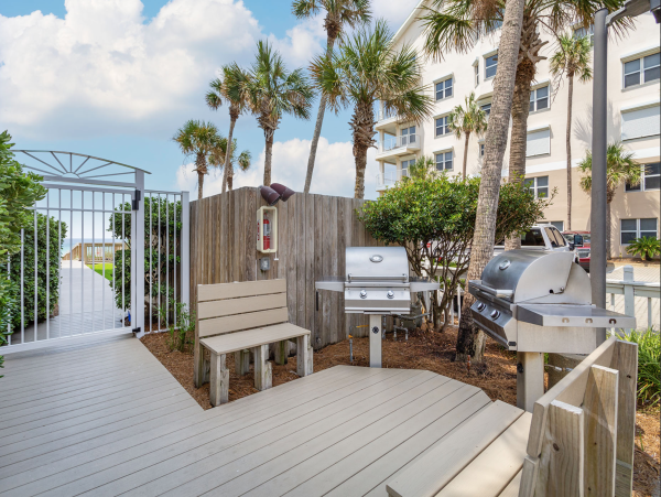 Three Bedroom Beach Escape with Sceninc Gulf Views in Destin