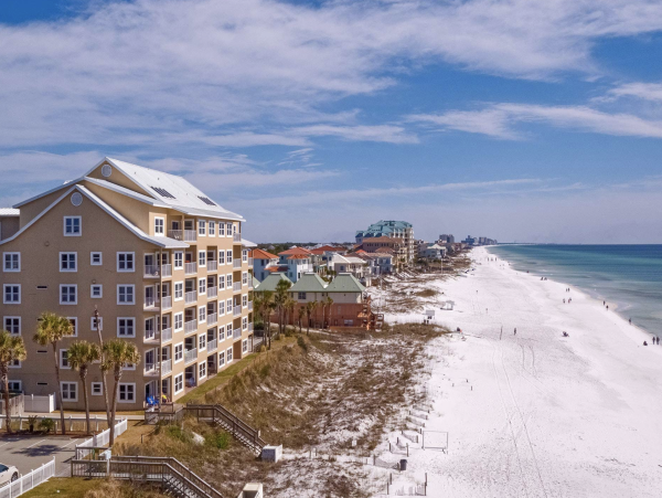 Three Bedroom Beach Escape with Sceninc Gulf Views in Destin