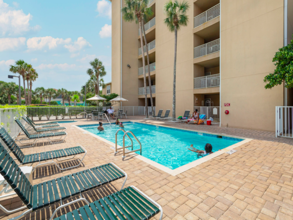 Three Bedroom Beach Escape with Sceninc Gulf Views in Destin