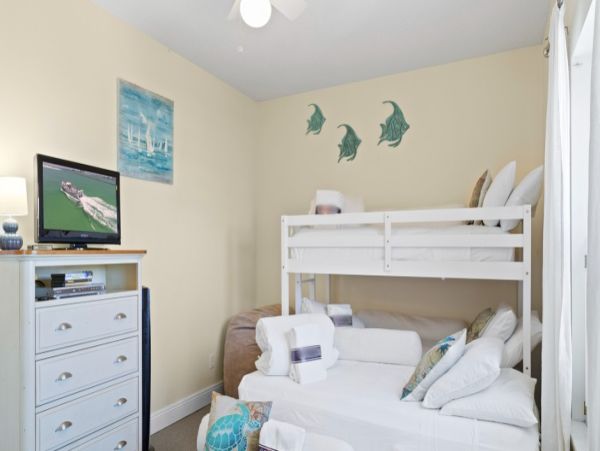 Three Bedroom Beach Escape with Sceninc Gulf Views in Destin