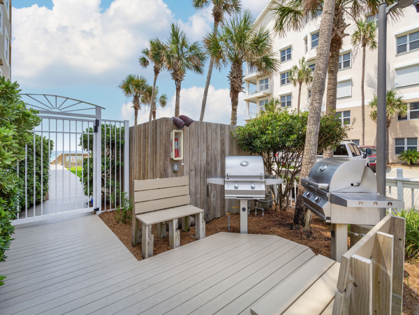 Destin Vacation Rental Two Bedroom  Located in Chrystal Beach