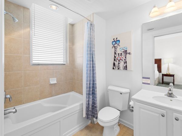 Destin Vacation Rental Beach Resort 3-Bedroom Condo