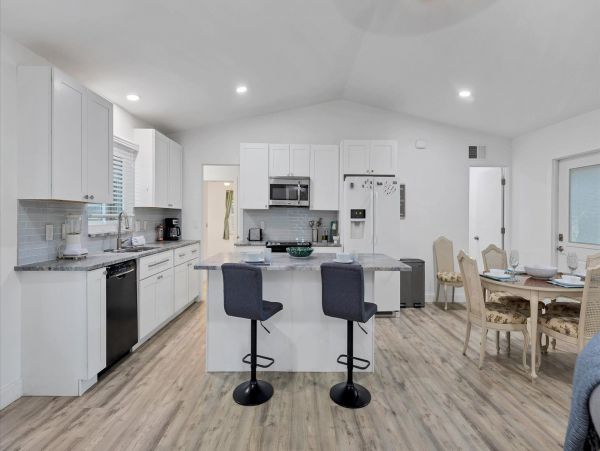 Sarasota Magnificent Home with 3 Bedrooms