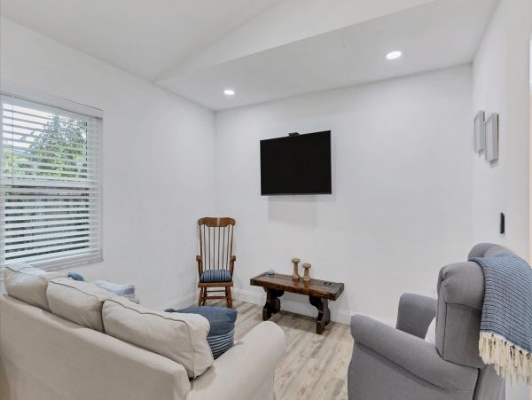 Sarasota Magnificent Home with 3 Bedrooms