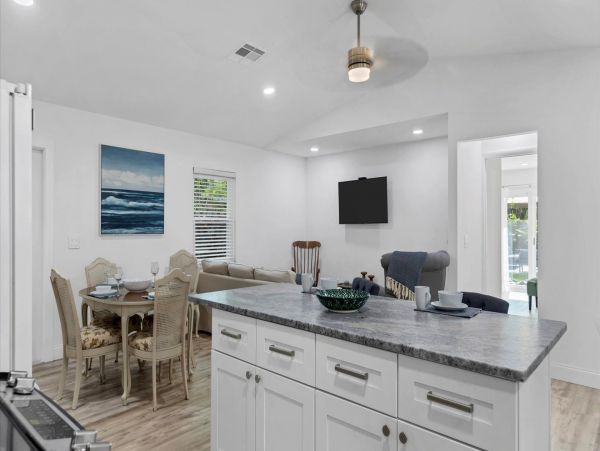 Sarasota Magnificent Home with 3 Bedrooms