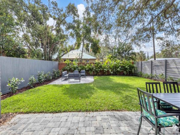 Sarasota Magnificent Home with 3 Bedrooms