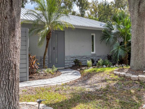 Sarasota Magnificent Home with 3 Bedrooms
