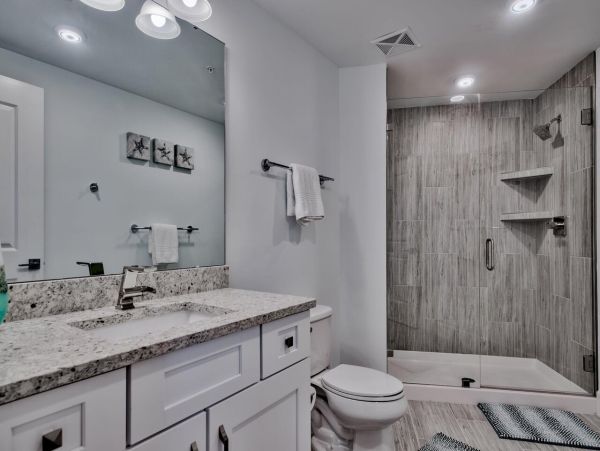 Luxury Beachfront Condo on Okaloosa Island - Unforgettable Views & Amenities