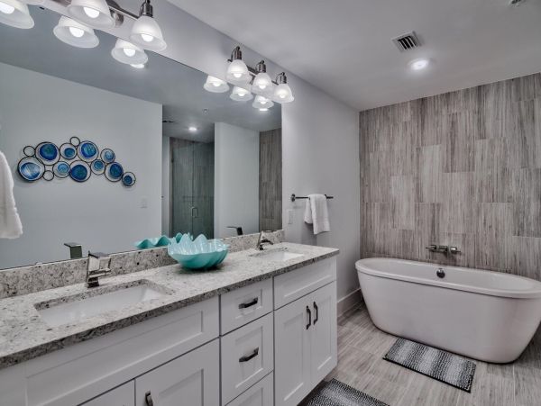 Luxury Beachfront Condo on Okaloosa Island - Unforgettable Views & Amenities