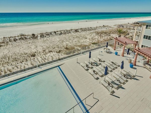 Luxury Beachfront Condo on Okaloosa Island - Unforgettable Views & Amenities
