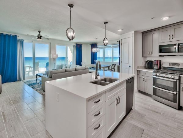 Luxury Beachfront Condo on Okaloosa Island - Unforgettable Views & Amenities