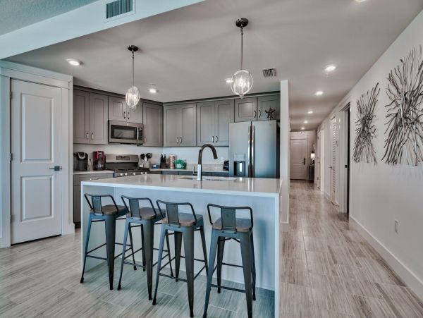 Luxury Beachfront Condo on Okaloosa Island - Unforgettable Views & Amenities