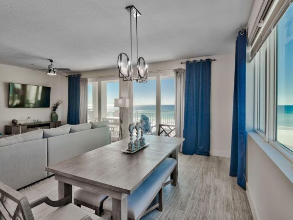 Luxury Beachfront Condo on Okaloosa Island - Unforgettable Views & Amenities