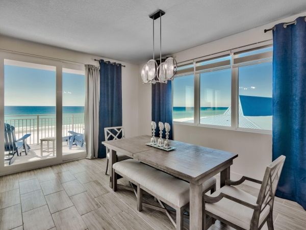 Luxury Beachfront Condo on Okaloosa Island - Unforgettable Views & Amenities