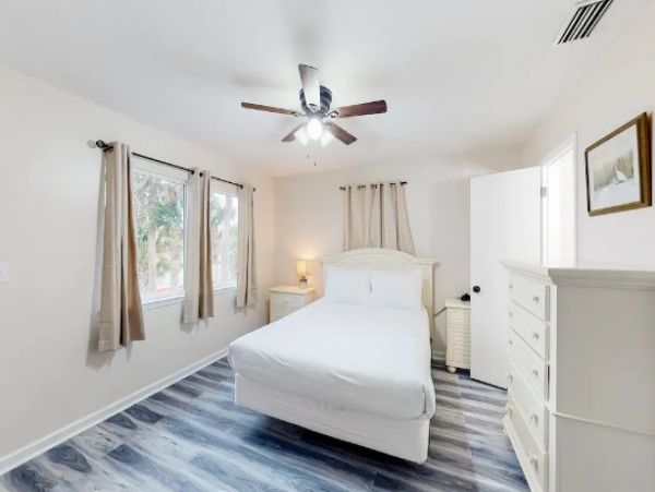 Two Bedroom Vacation Rental Condo in Panama City Beach