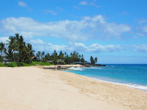 Oahu Vacation Rentals 4-Bedroom Makaha Beach Vacation Home with Mountain Views