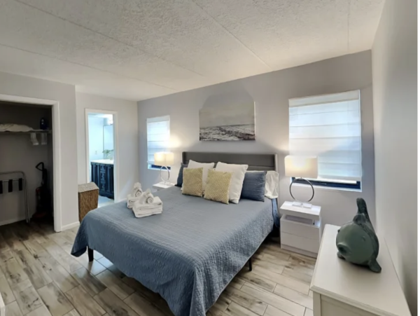 Beachfront Two Bedroom Great Views Jacksonville beach