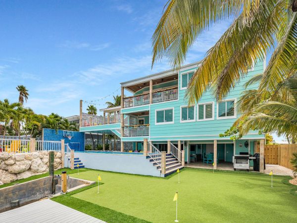 Marathon Wonderful Vacation Home with 10 Bedroom