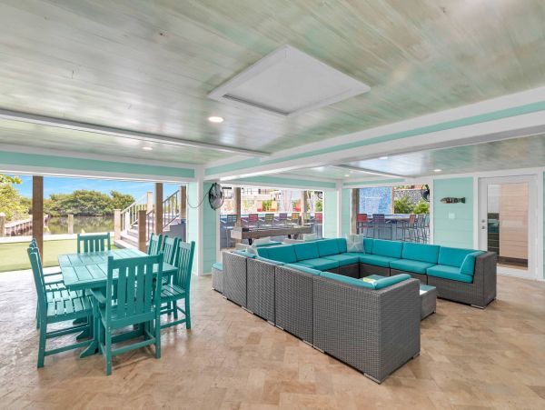 Marathon Wonderful Vacation Home with 10 Bedroom