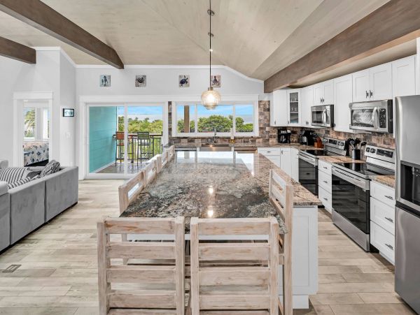 Marathon Wonderful Vacation Home with 10 Bedroom