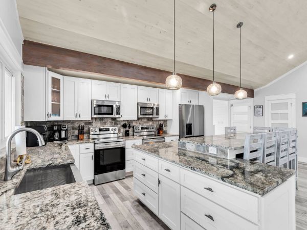Marathon Wonderful Vacation Home with 10 Bedroom