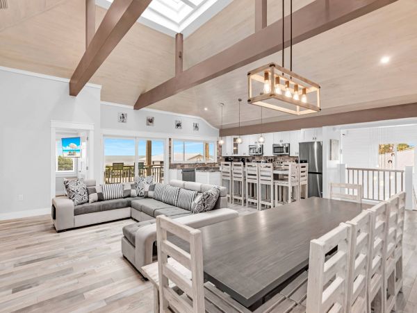 Marathon Wonderful Vacation Home with 10 Bedroom