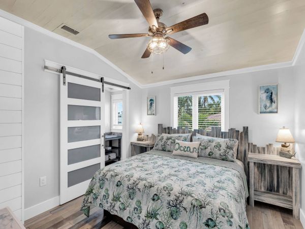 Marathon Wonderful Vacation Home with 10 Bedroom