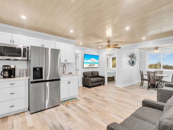 Marathon Wonderful Vacation Home with 10 Bedroom