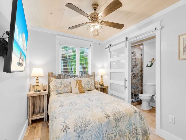 Marathon Wonderful Vacation Home with 10 Bedroom