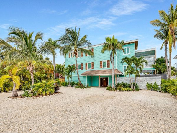 Marathon Wonderful Vacation Home with 10 Bedroom