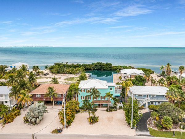 Marathon Wonderful Vacation Home with 10 Bedroom
