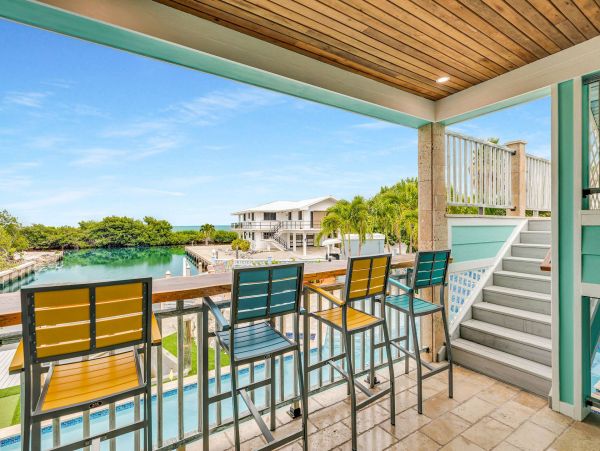 Marathon Wonderful Vacation Home with 10 Bedroom