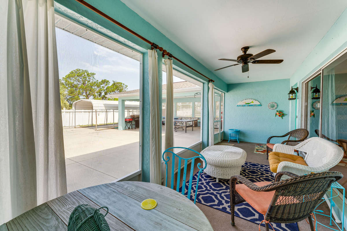 Englewood Charming Two Bedroom Condo Near the Ocean