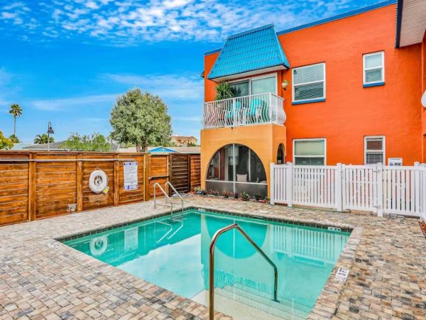 Redington Beach Two Bedroom Stunning Coastal Vacation Rental