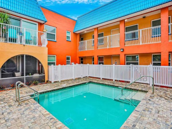 Redington Beach Two Bedroom Stunning Coastal Vacation Rental