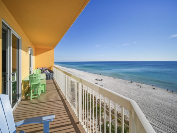 Beachfront Delight with Wow Views!