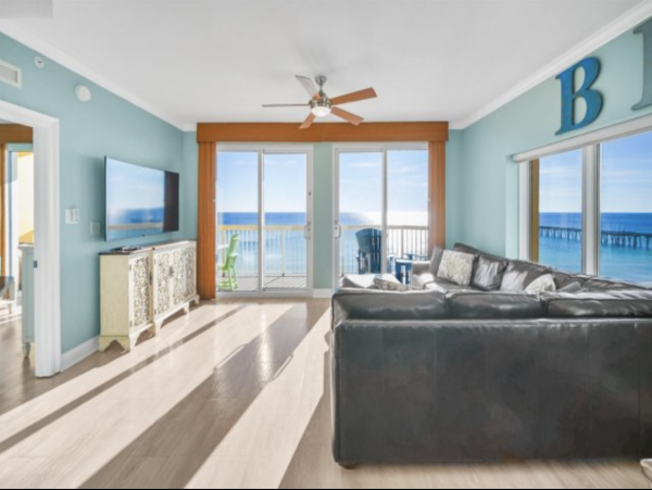 Beachfront Delight with Wow Views!