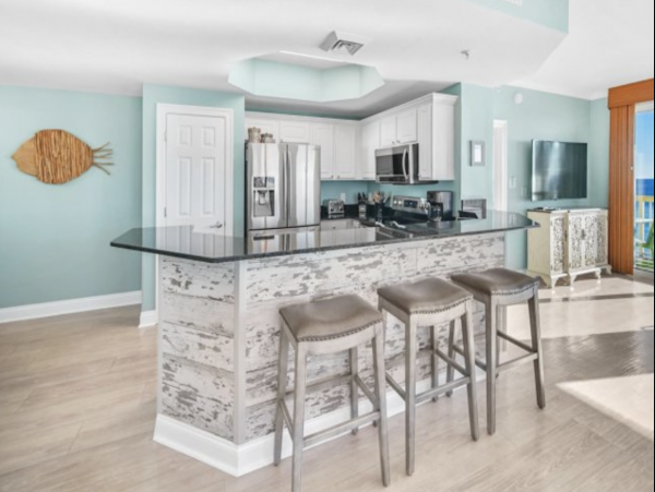 Beachfront Delight with Wow Views!