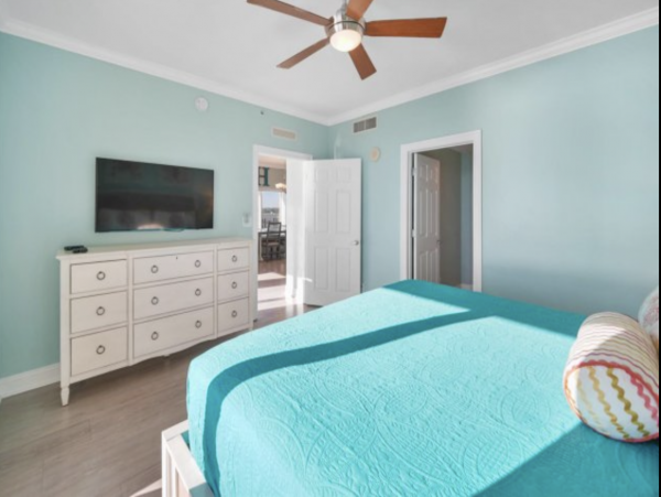 Beachfront Delight with Wow Views!